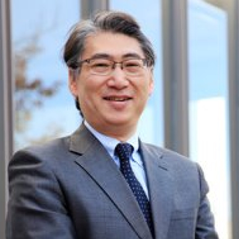 帝塚山大学教授 岩井 洋 氏